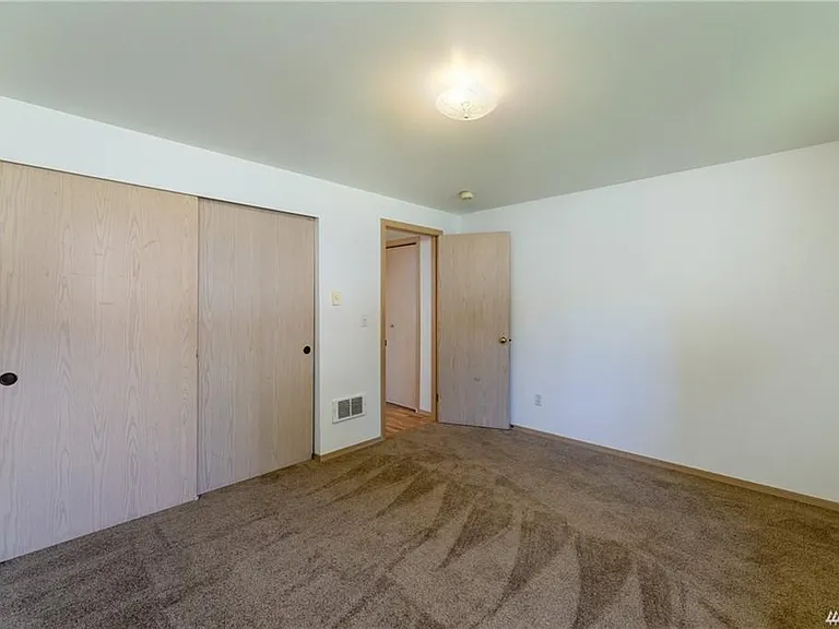 5216 Grove St #B — Photo 9