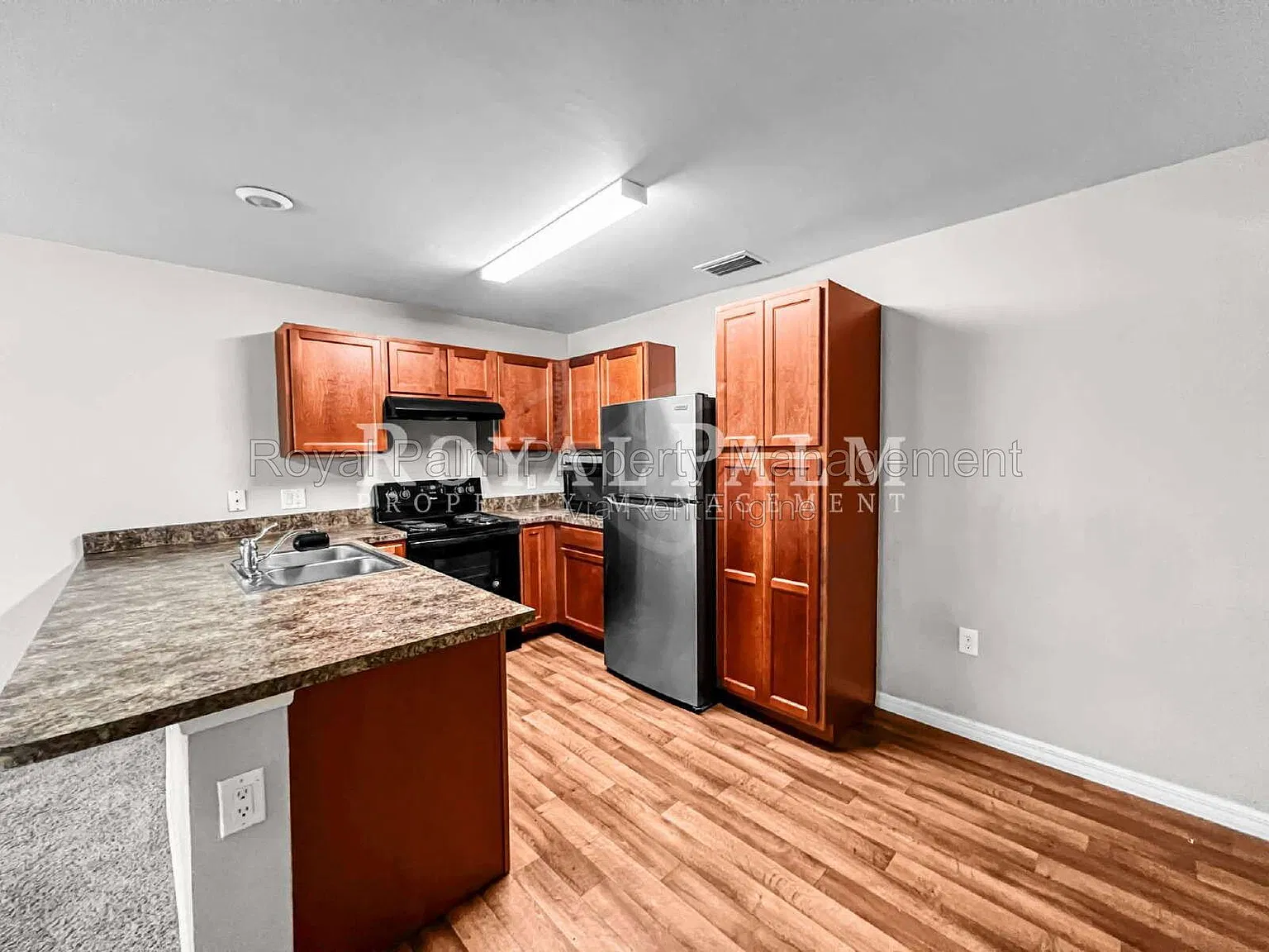 3 bed, 2.0 bath, 1002 sqft, $1,299 — Photo 4