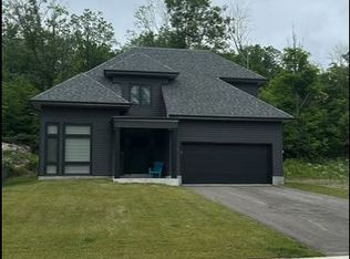 47 Muskoka Bay Blvd, Gravenhurst, ON P1P 0A1
