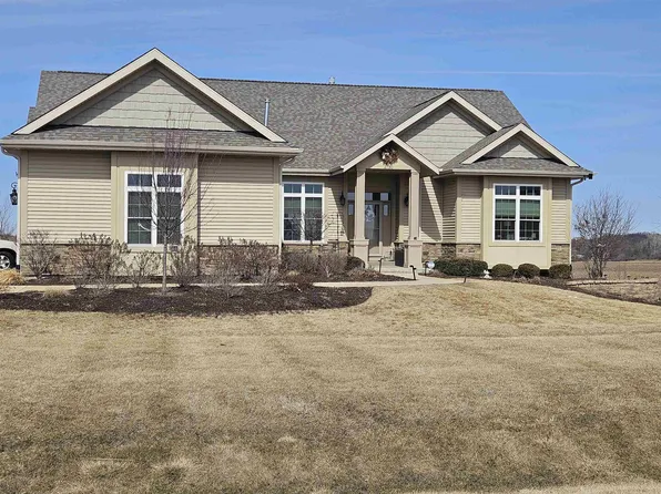 2730 Newbury Ln, Caledonia, IL 61011