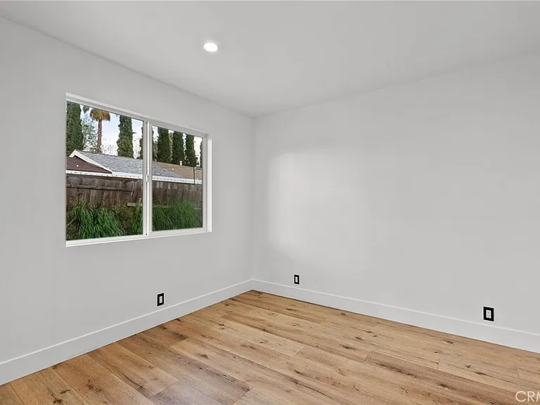 12869 Norris Ave — Photo 16