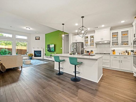 4th image of 1529 Woodford Pl