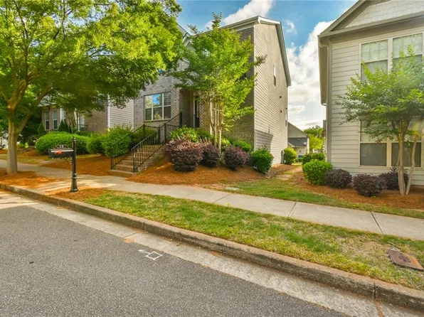 28 Privet Cir, Suwanee, GA 30024