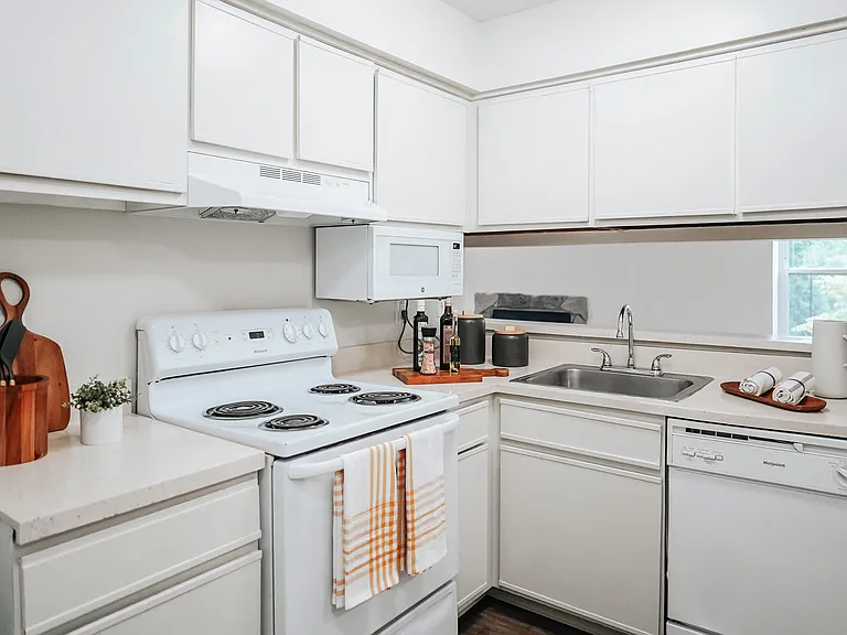 2396 Leslie Cir — Photo 48