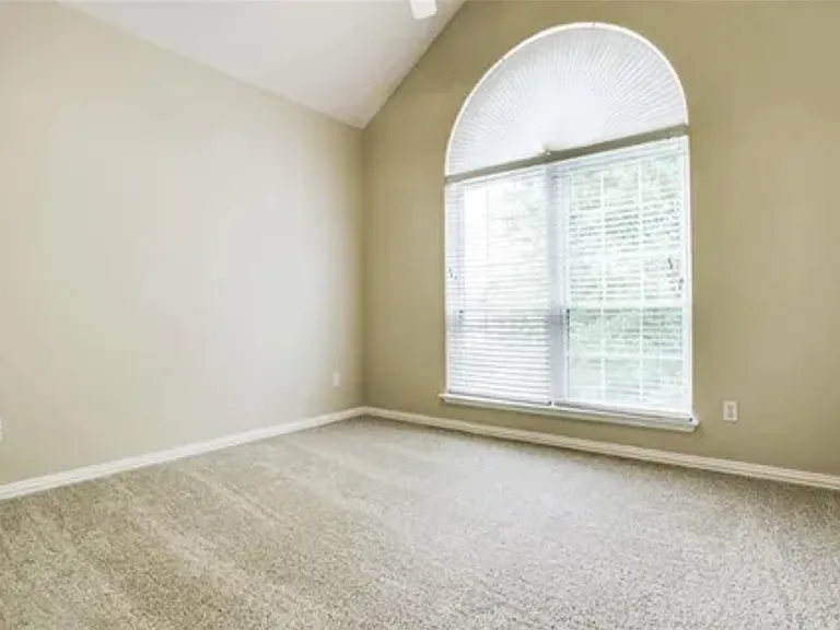 1931 Paloma Way — Photo 17