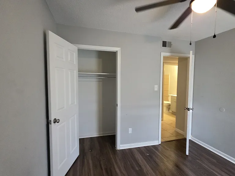 5343 Clinchport Cir — Photo 14