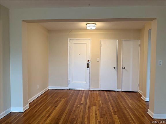 4th image of 32 Cathedral Avenue #6B
