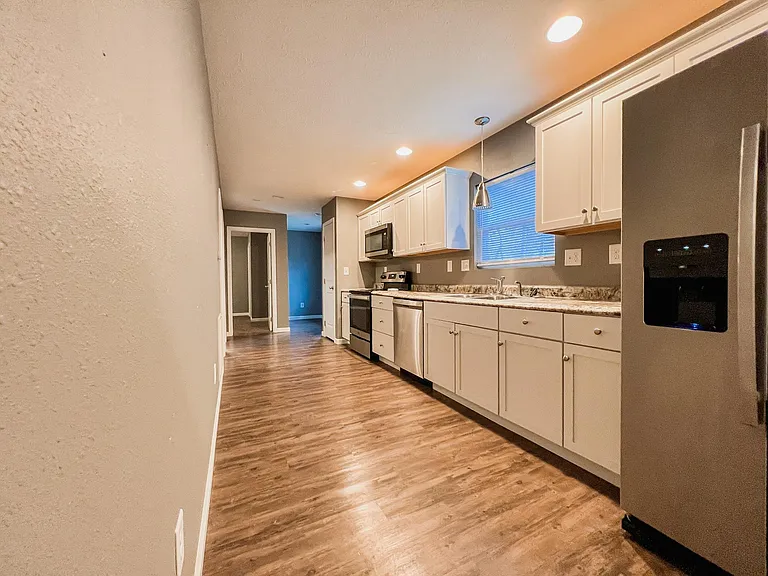 504 E Boulevard St — Photo 3
