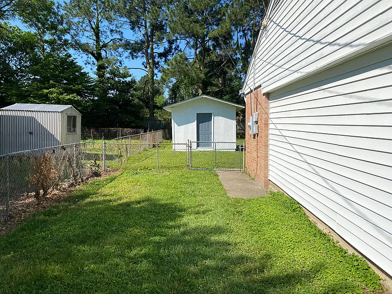 109 Caran Rd — Photo 28