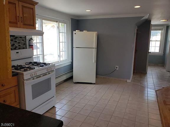 5th image of 410 N 9th St Floor 2