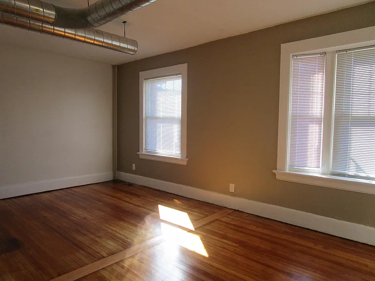 132 S Union St #5 — Photo 4