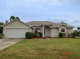 2321 SE Charleston Dr, Port Saint Lucie, FL 34952