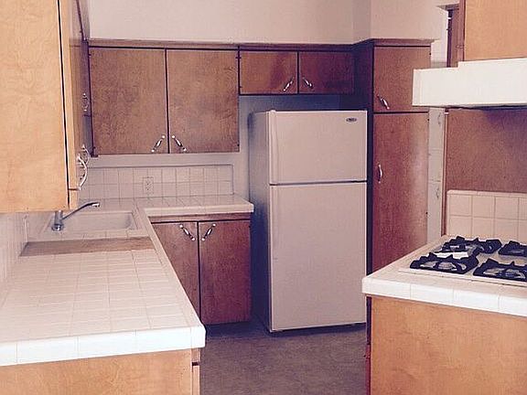 Spacious kitchen 
