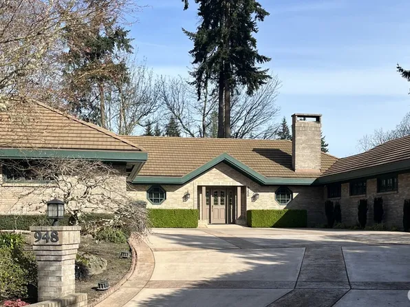948 Aaron Avenue NE, Bainbridge Island, WA 98110