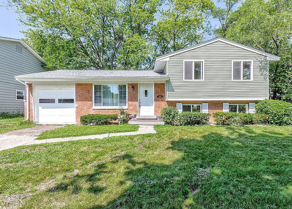 1st image of 582 Onandaga Ave