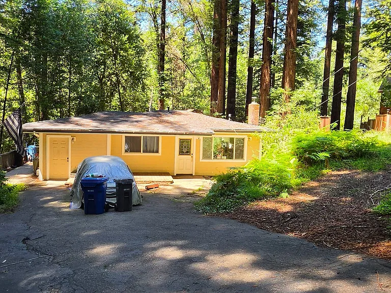 Lakeside Dr — Photo 12
