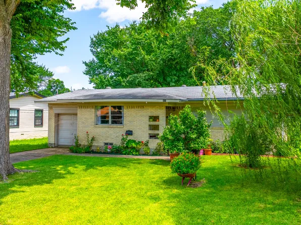 301 W Ridgewood Dr, Garland, TX 75041