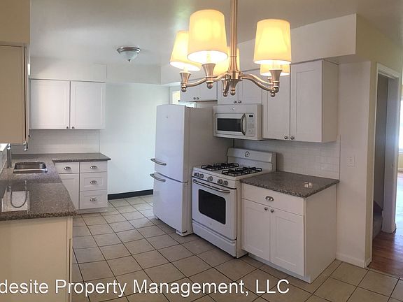 3rd image of 5876 Scarlet Oak Dr