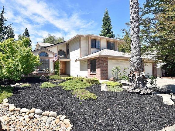 3rd image of 2517 Country Club Dr