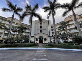 10700 NW 66th St