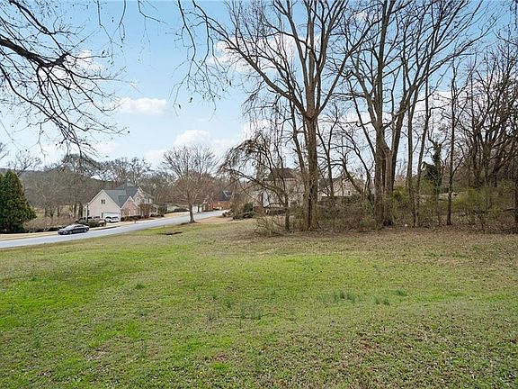 5th image of 693 Reece Dr