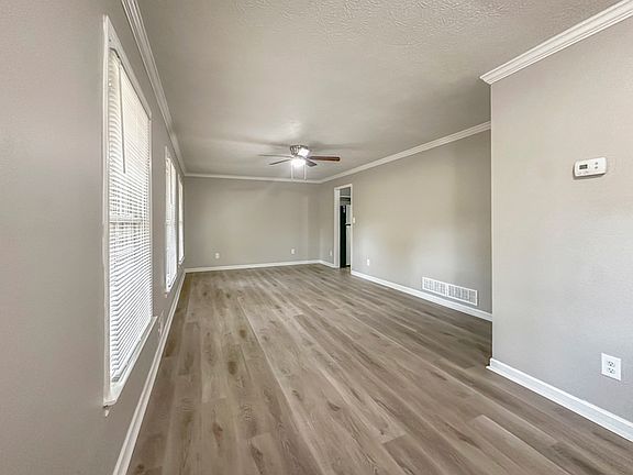 5th image of 829 North Ave