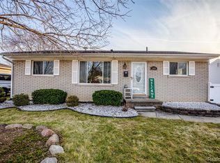 32689 Lone Pine Dr, Westland, MI 48185