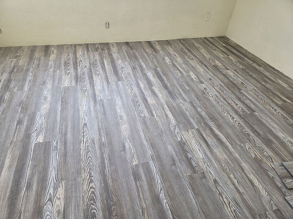 New vynal plank floring