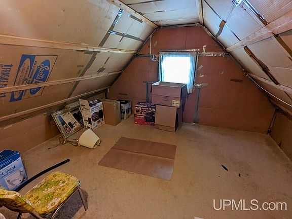 2nd image of 711 W Adams St