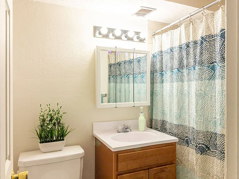 Kamden Village Apartments — Photo 4