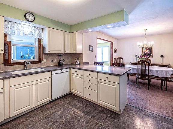 4th image of 5234 Somerset Dr
