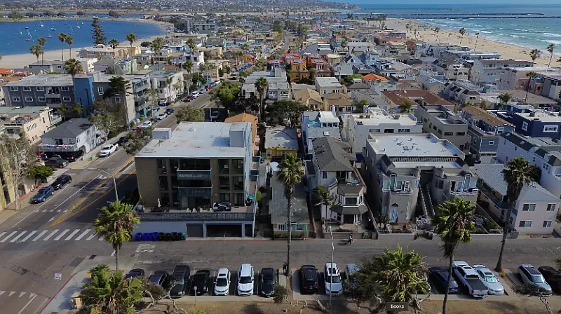 Cozy Studio Flat Steps to Ocean in Mission Beach — Photo 2