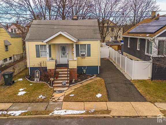 2nd image of 78 Spring St