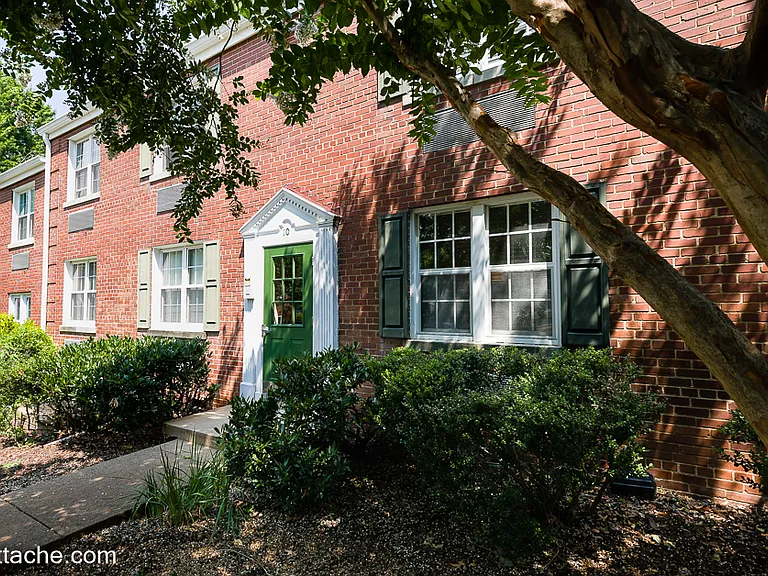 10 Ashby St — Photo 16