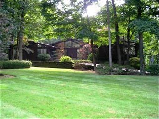2nd image of 10 Stoningham Dr