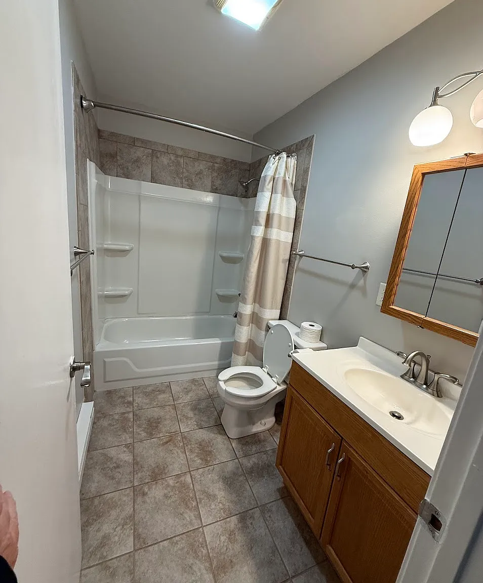 2 bed, $1,380 — Photo 4