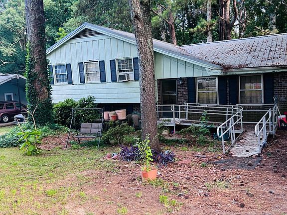 3rd image of 2749 Shelley Ln