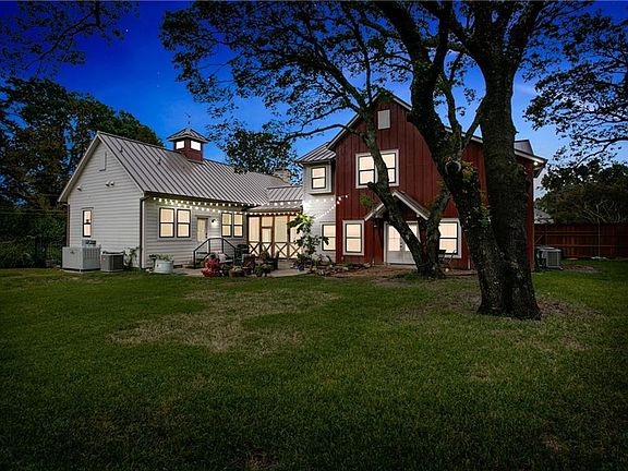 3rd image of 7251 Brookcove Ln