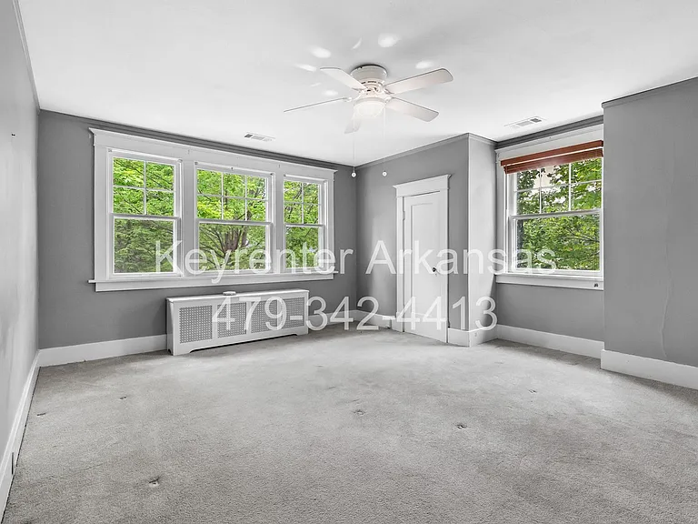 255 W Lawson St — Photo 22