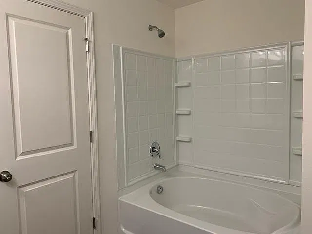 4 bed, 2227 sqft, $2,200 — Photo 4