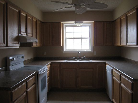 5th image of 336 E Armorel Dr