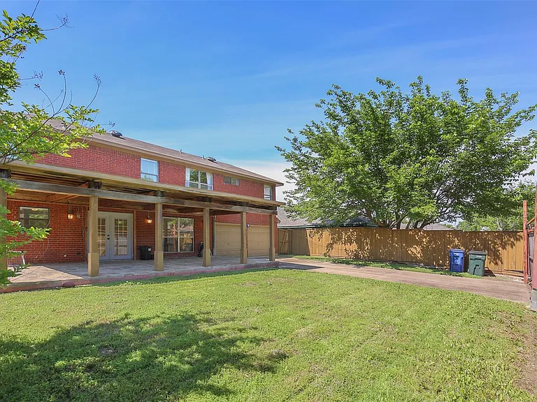 2226 Crystal Creek Ln — Photo 20