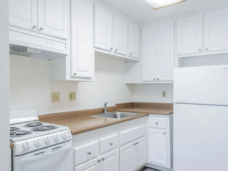 Cornerstone Senior Apts. — Photo 6