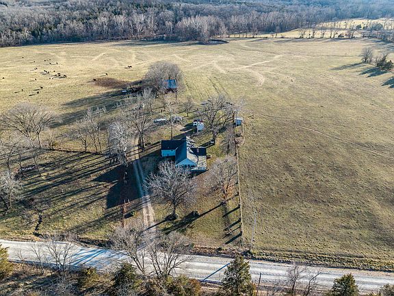 5th image of 221 Simpson Road