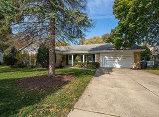 2620 Shannon Rd, Northbrook, IL 60062