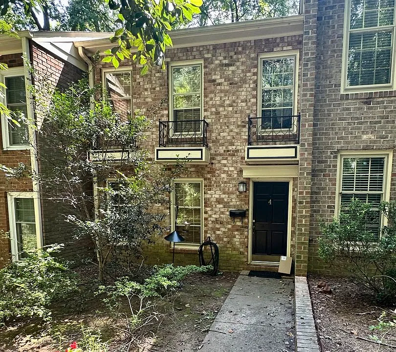 409 Smith Ave #4