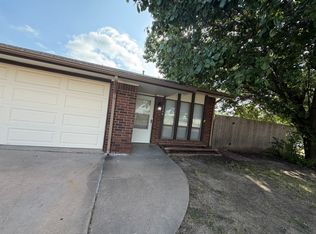 2266 S White Oak Dr, Wichita, KS 67207