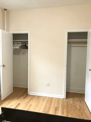 Rented by Zikos Realty Services | media 20