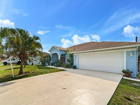 5th image of 3285 SE Pinto Street