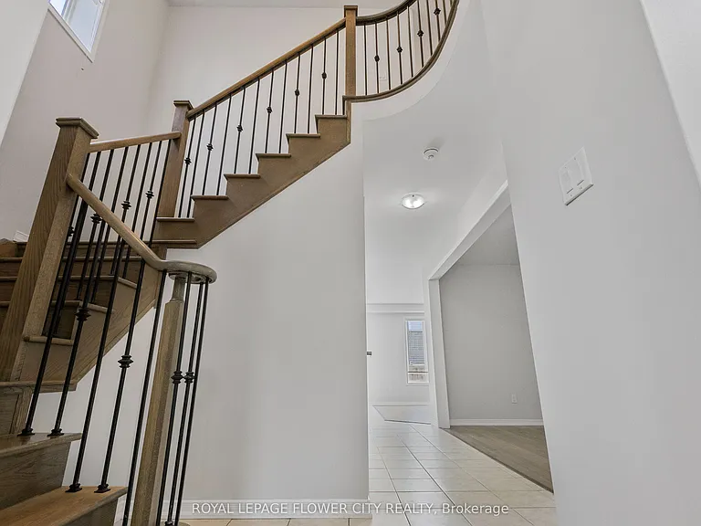 25 Munro Cir — Photo 8